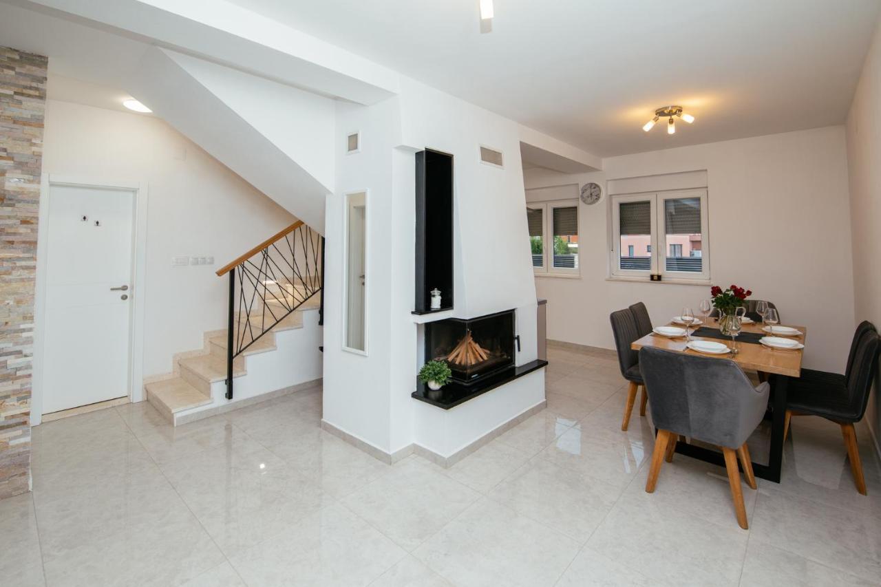 Family House Moja Jube Villa Oklaj Ngoại thất bức ảnh